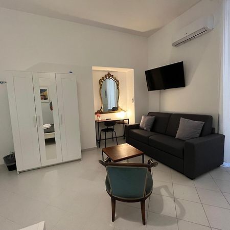 Pop Santa Chiara Bed & Breakfast Napoli Ngoại thất bức ảnh
