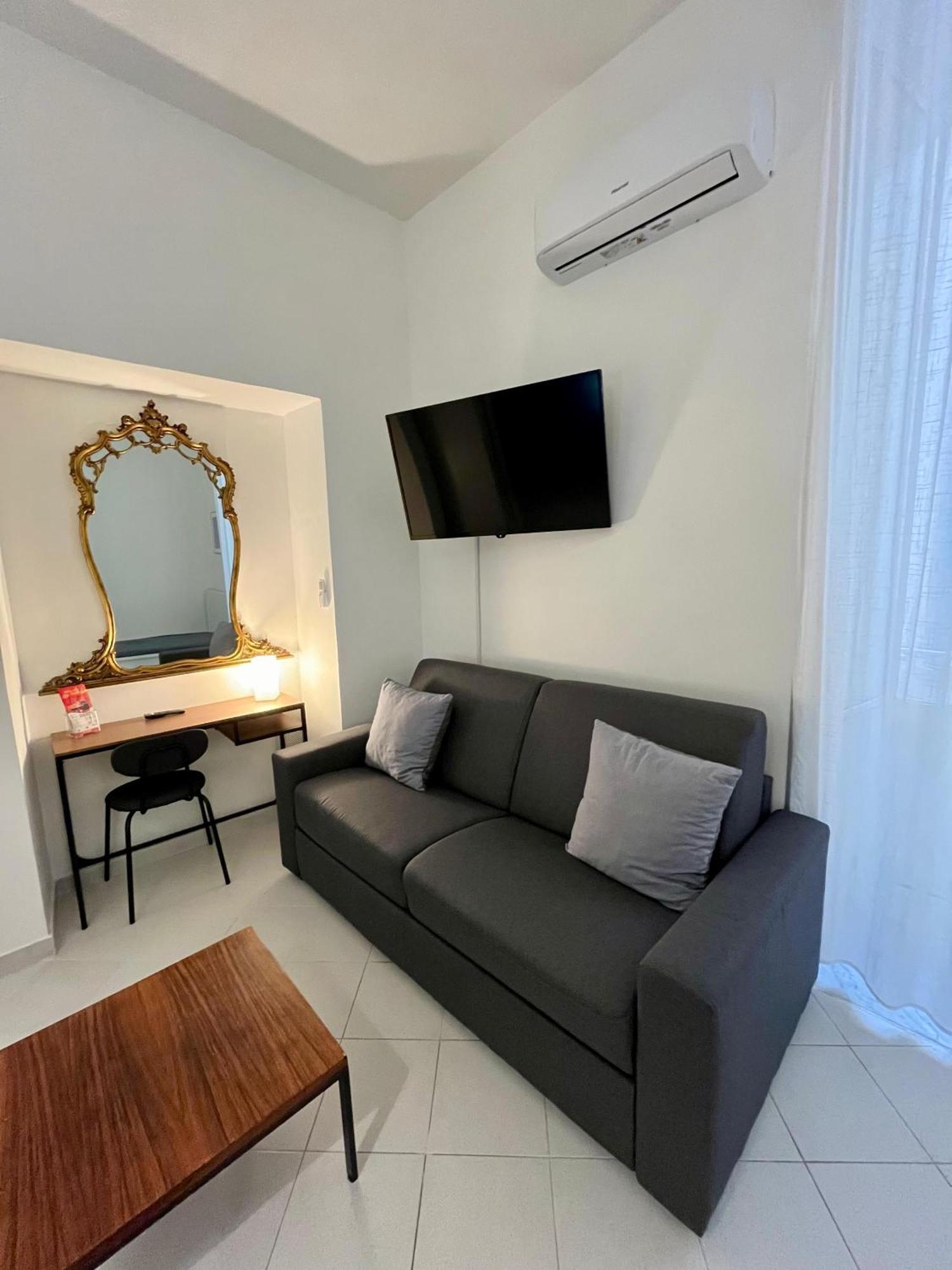 Pop Santa Chiara Bed & Breakfast Napoli Ngoại thất bức ảnh